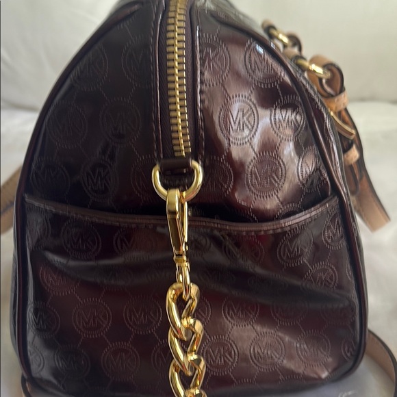 Authentic Michael Kors Dark Brown Crossbody‎ Bag with Gold Accents 9”/13” - Picture 4 of 8